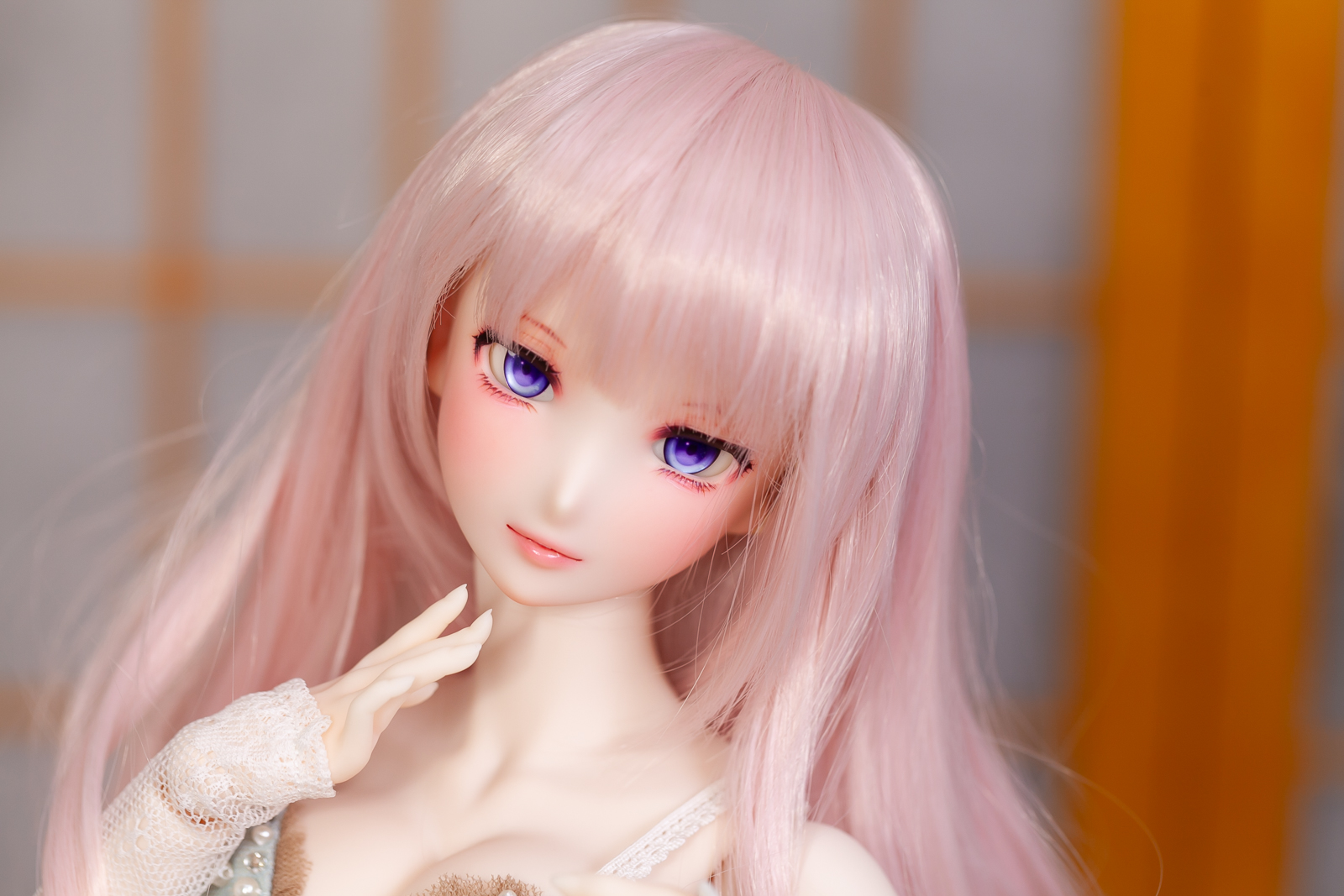 Unboxing Smart Doll Athena – Pictures, Default Look & more